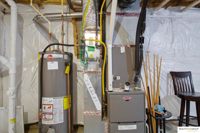 17307 Grand Avenue, Omaha, NE 68116