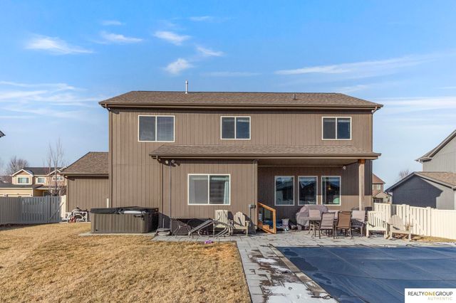 17307 Grand Avenue, Omaha, NE 68116