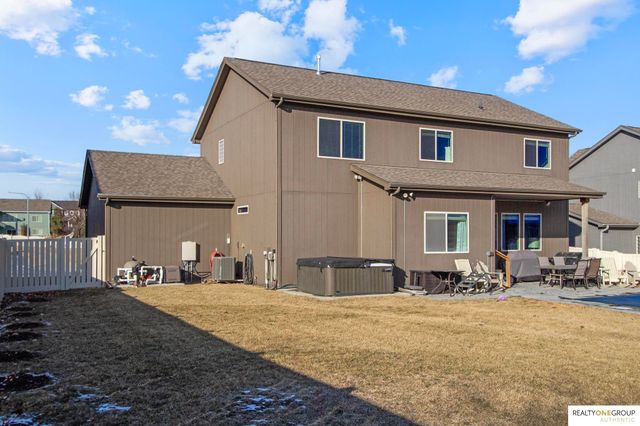 17307 Grand Avenue, Omaha, NE 68116