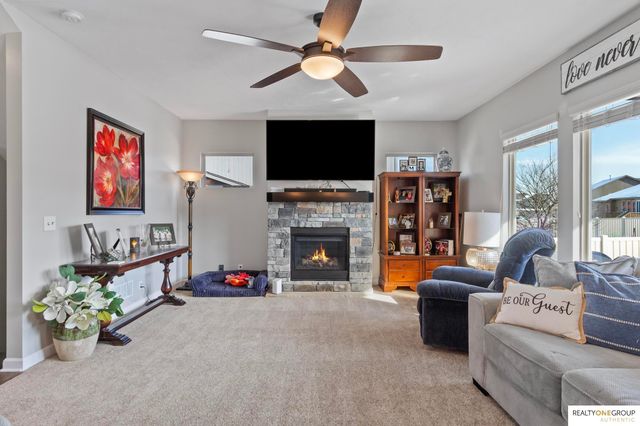 17307 Grand Avenue, Omaha, NE 68116