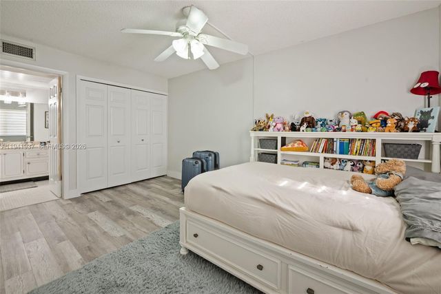 301 Racquet Club Rd 104, Weston, FL 33326