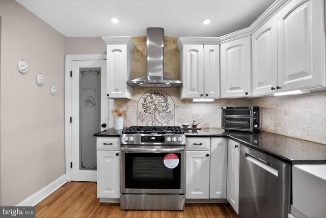 8309 MACARTHUR RD, Glenside, PA 19038