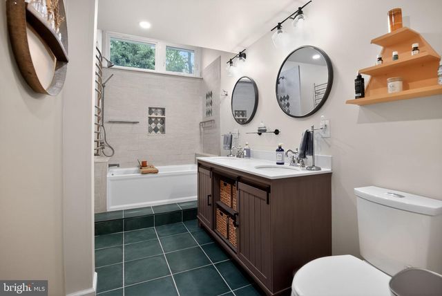 8309 MACARTHUR RD, Glenside, PA 19038