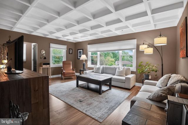 8309 MACARTHUR RD, Glenside, PA 19038