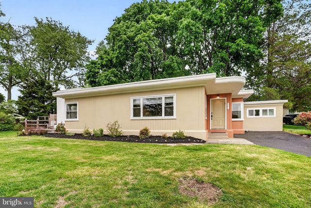 8309 MACARTHUR RD, Glenside, PA 19038