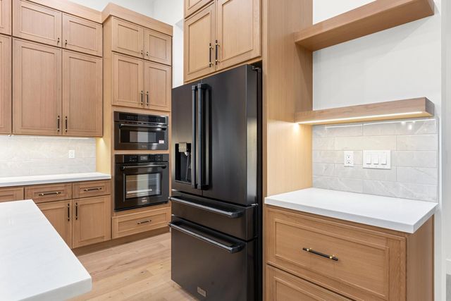 23505 Darkhorse Dr, Auburn, CA 95602