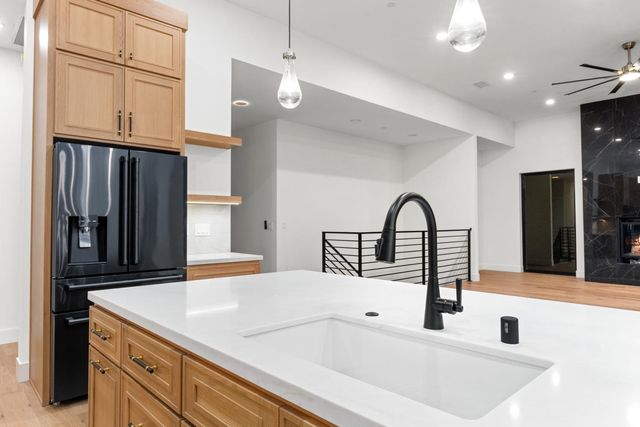 23505 Darkhorse Dr, Auburn, CA 95602