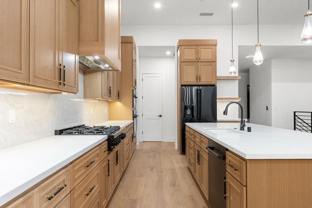 23505 Darkhorse Dr, Auburn, CA 95602