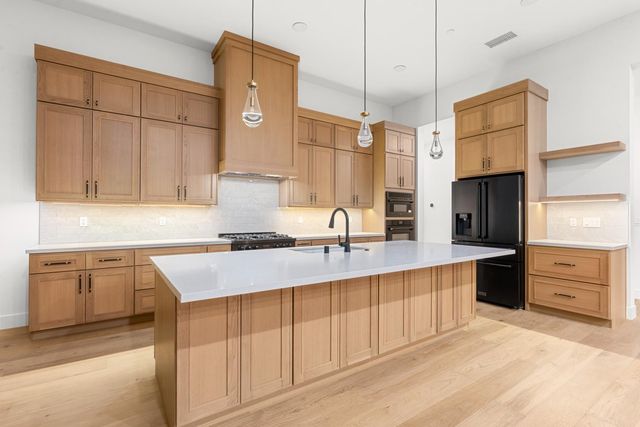 23505 Darkhorse Dr, Auburn, CA 95602