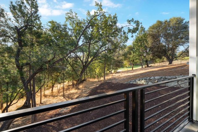 23505 Darkhorse Dr, Auburn, CA 95602
