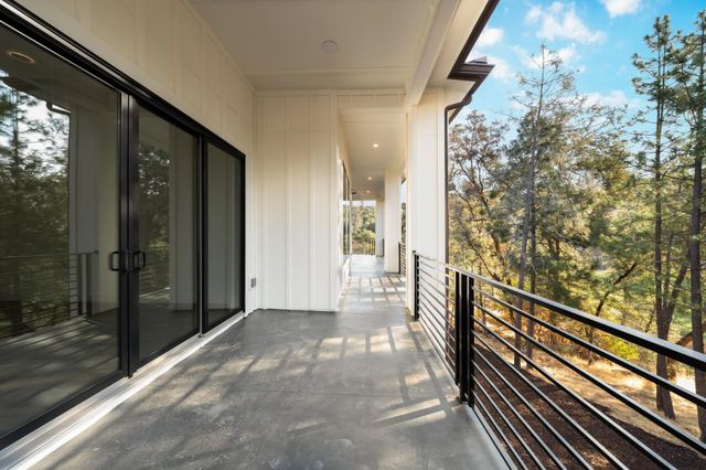 23505 Darkhorse Dr, Auburn, CA 95602