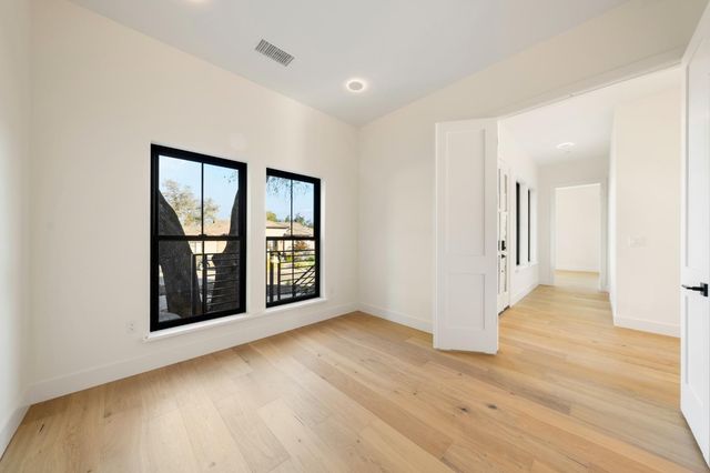 23505 Darkhorse Dr, Auburn, CA 95602