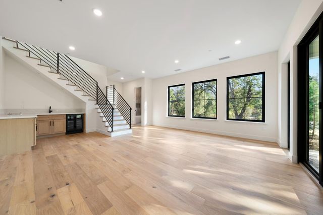 23505 Darkhorse Dr, Auburn, CA 95602