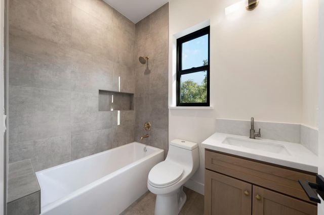 23505 Darkhorse Dr, Auburn, CA 95602