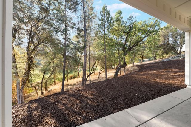 23505 Darkhorse Dr, Auburn, CA 95602