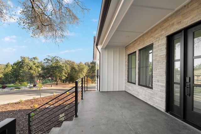 23505 Darkhorse Dr, Auburn, CA 95602