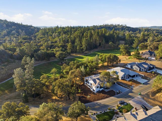 23505 Darkhorse Dr, Auburn, CA 95602