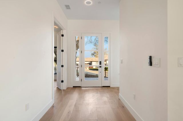 23505 Darkhorse Dr, Auburn, CA 95602