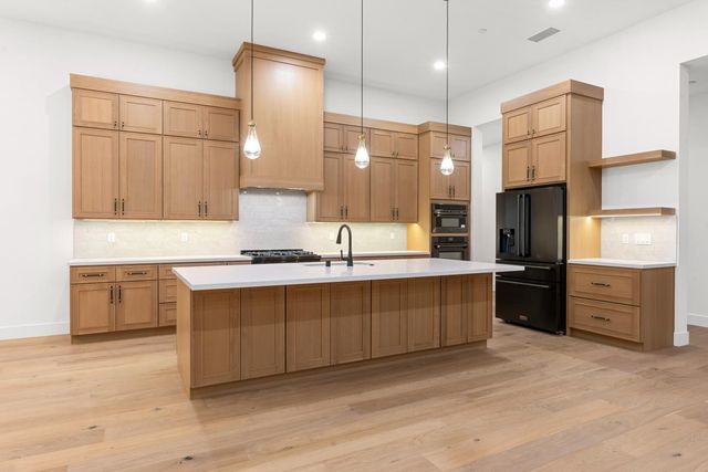 23505 Darkhorse Dr, Auburn, CA 95602