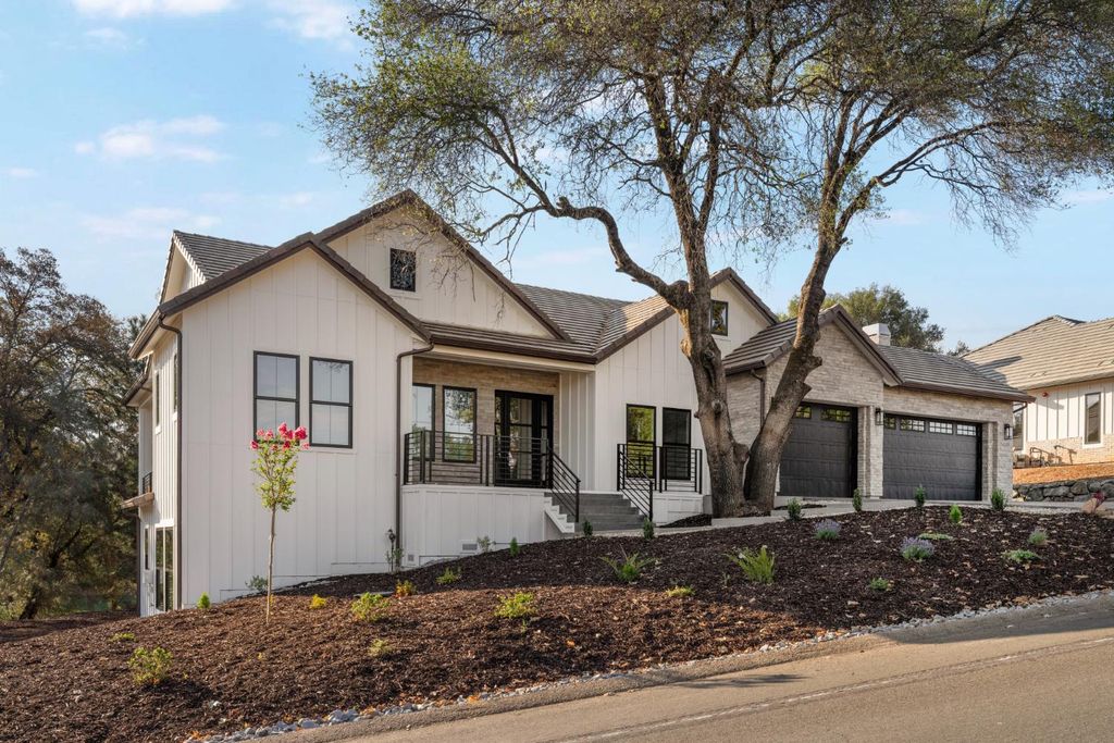 23505 Darkhorse Dr, Auburn, CA 95602