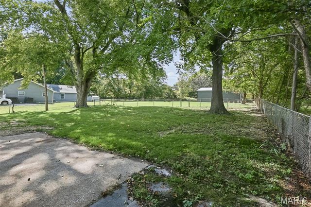 211 Edding Lane, Fairview Heights, IL 62208