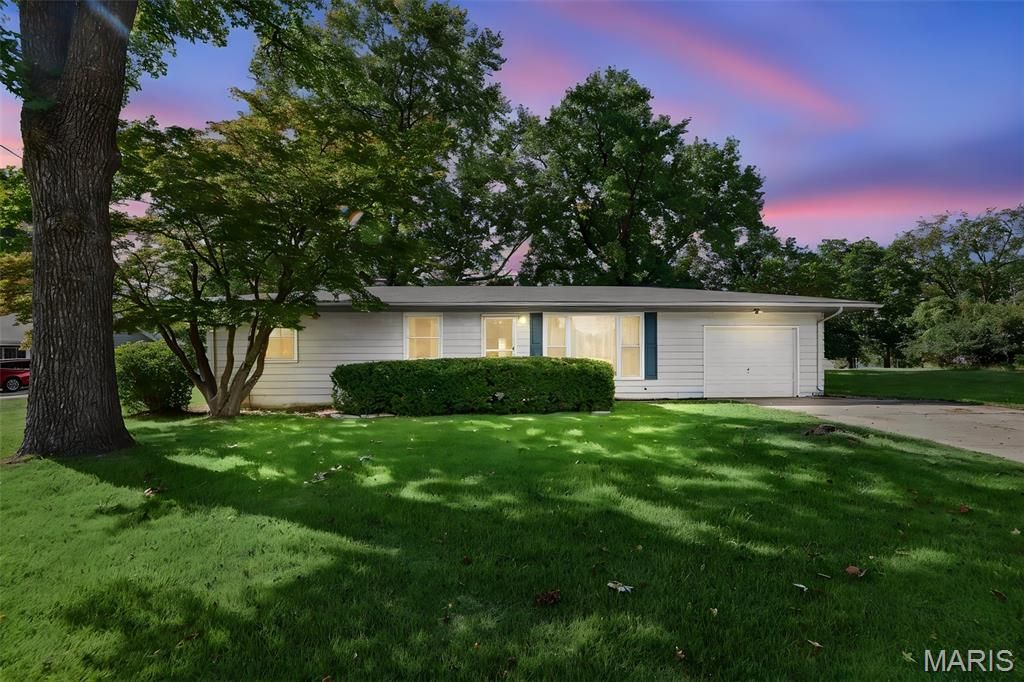 211 Edding Lane, Fairview Heights, IL 62208