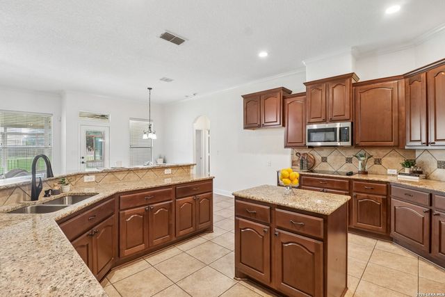 6718 Laura Hts, Schertz, TX 78154