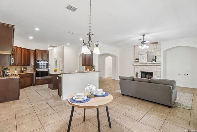 6718 Laura Hts, Schertz, TX 78154