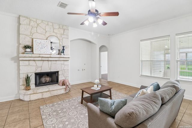 6718 Laura Hts, Schertz, TX 78154