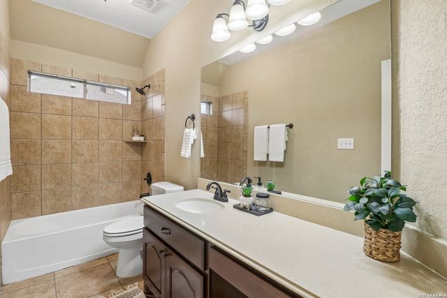 6718 Laura Hts, Schertz, TX 78154
