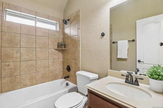 6718 Laura Hts, Schertz, TX 78154