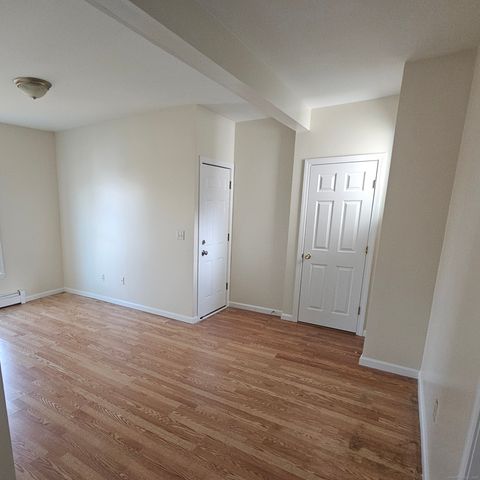 35 Lawrence Street, Waterbury, CT 06708