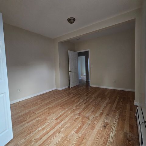 35 Lawrence Street, Waterbury, CT 06708