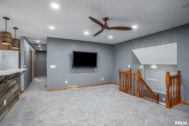 4240 4TH Avenue, East Moline, IL 61244