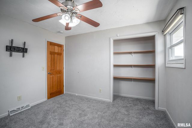 4240 4TH Avenue, East Moline, IL 61244