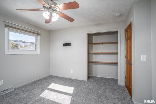 4240 4TH Avenue, East Moline, IL 61244