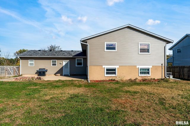 4240 4TH Avenue, East Moline, IL 61244