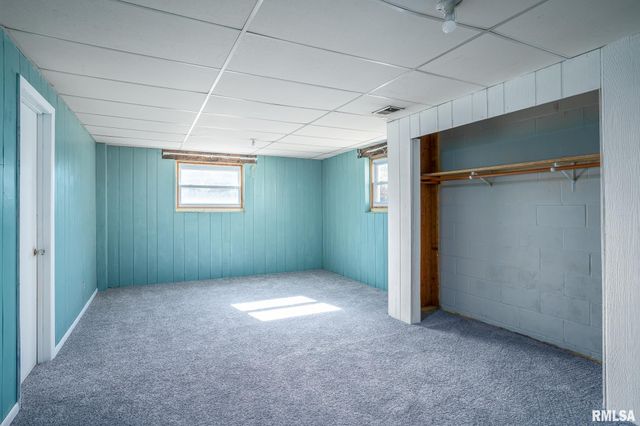 4240 4TH Avenue, East Moline, IL 61244