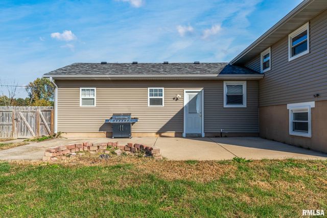 4240 4TH Avenue, East Moline, IL 61244