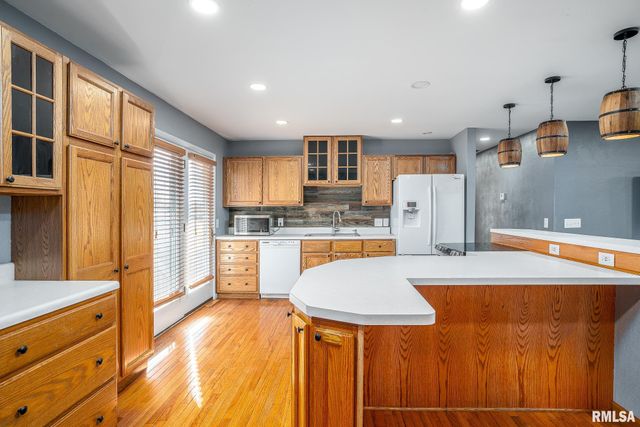 4240 4TH Avenue, East Moline, IL 61244