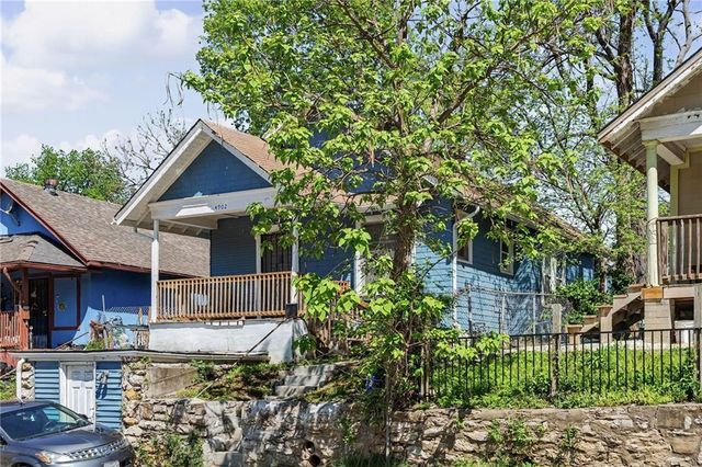 4902 E 17th Street, Kansas City, MO 64127