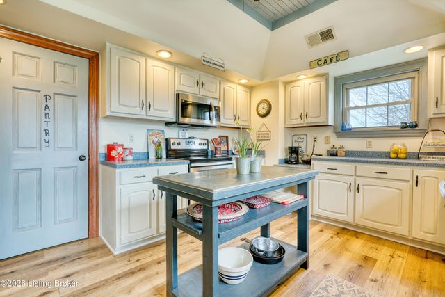 8675 KY-52, Loretto, KY 40037