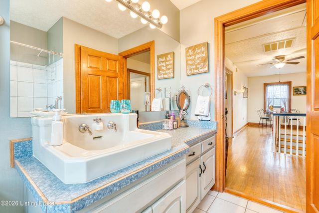 8675 KY-52, Loretto, KY 40037