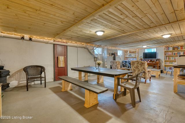 8675 KY-52, Loretto, KY 40037