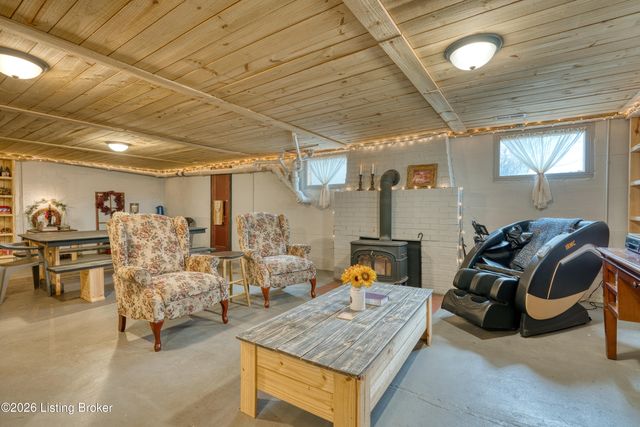 8675 KY-52, Loretto, KY 40037