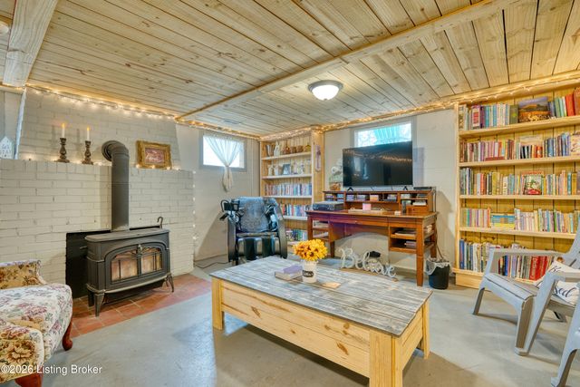 8675 KY-52, Loretto, KY 40037