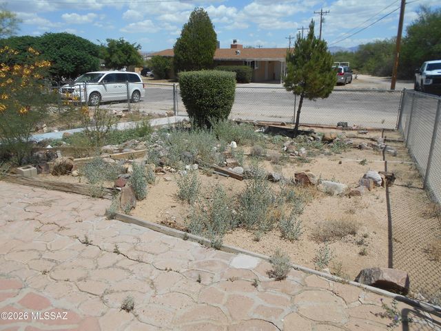 894 S Post Road, Benson, AZ 85602