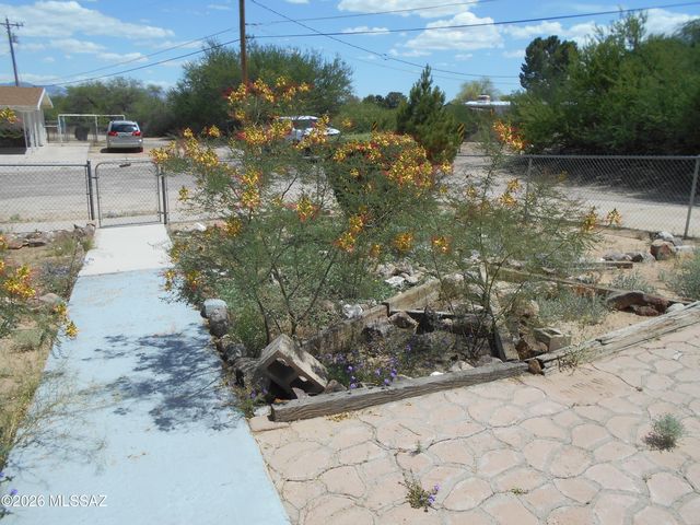 894 S Post Road, Benson, AZ 85602