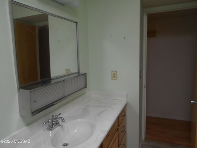 894 S Post Road, Benson, AZ 85602