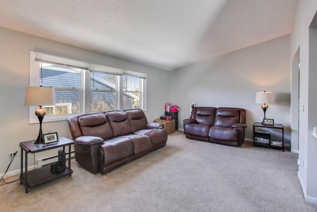 627 Chardonnay Lane, Crystal Lake, IL 60014